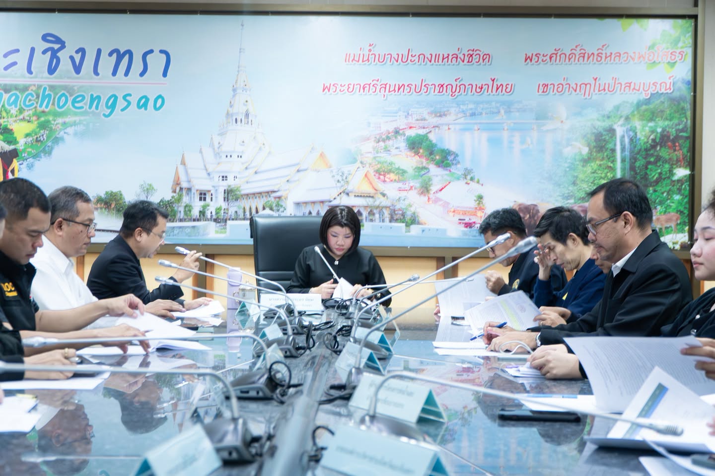 ผู้ว่าฯ ฉะเชิงเทรา เร่งขับเคลื่อนแก้ปัญหาผักตบชวา&ndash;วัชพืชแม่น้ำบางปะกง ระดมทุกภาคส่วนคืนสายน้ำใส คลายความเดือดร้อนประชาชน