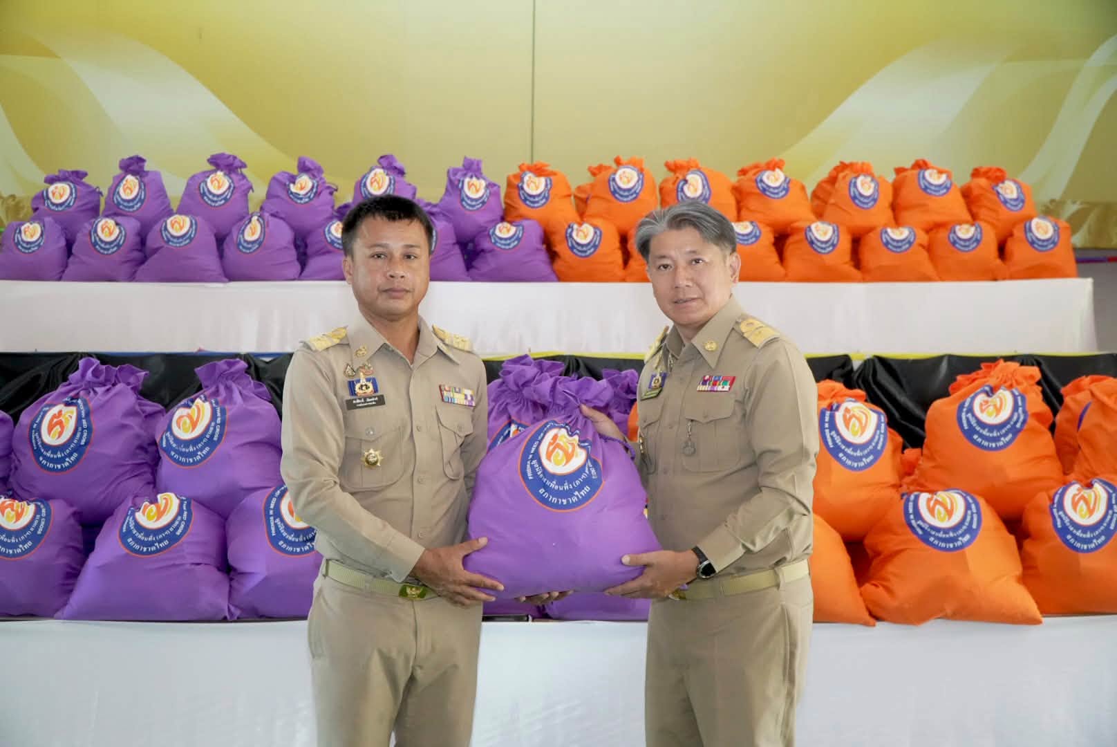 จังหวัดฉะเชิงเทรา ผนึกพลังน้ำใจ มอบถุงยังชีพพระราชทาน &ldquo;เพื่อนพึ่ง (ภาฯ) ยามยาก&rdquo; ลงพื้นที่ราชสาส์น ดูแลผู้ประสบอุทกภัยถึงครัวเรือน