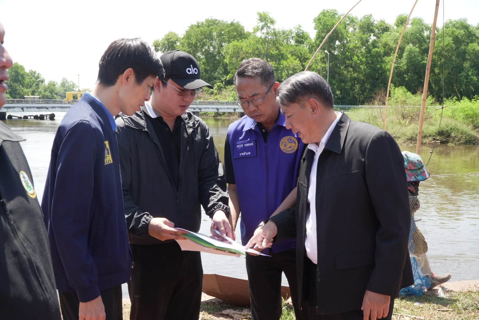 ผู้ว่าฯ ฉะเชิงเทรา ลงพื้นที่บางคล้า เร่งเปิดทางน้ำลงบางปะกง บรรเทาผลกระทบเกษตรกร พร้อมกำชับดูแลถุงยังชีพ อาหาร น้ำดื่ม ต้องถึงมือประชาชนไม่ขาดช่วง