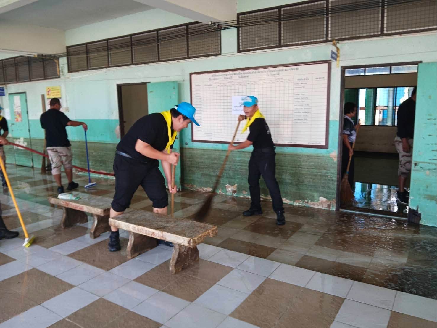 อำเภอบางน้ำเปรี้ยว รวมพลังจิตอาสา Big Cleaning Day เร่งฟื้นฟูพื้นที่หลังน้ำท่วม คืนความสะอาด สร้างขวัญกำลังใจให้ชุมชน