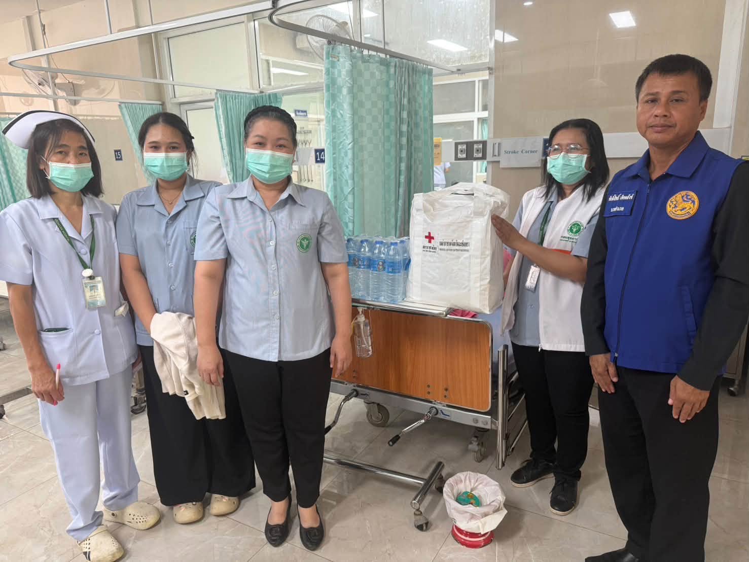 อำเภอราชสาส์น ส่งต่อความห่วงใยถึงผู้ประสบอุทกภัย เยี่ยมกลุ่มเปราะบาง มอบถุงยังชีพ&ndash;น้ำดื่ม บรรเทาความเดือดร้อน