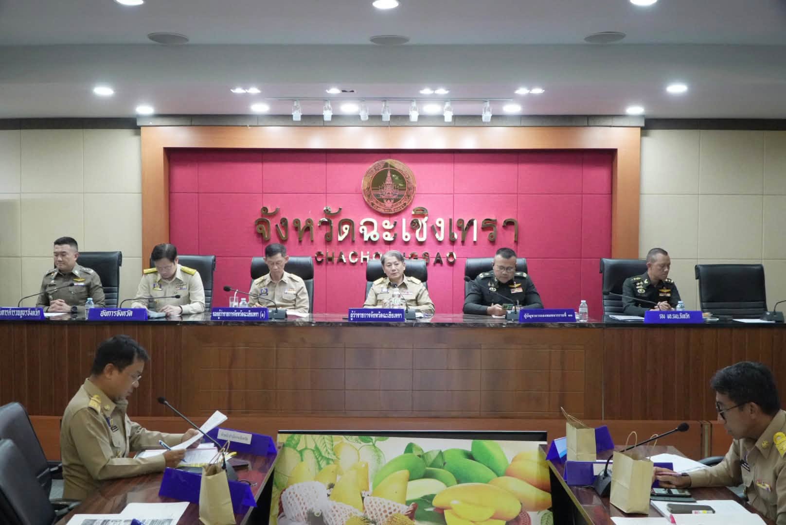 ผู้ว่าฯ ฉะเชิงเทรา ประชุมหัวหน้าส่วนราชการ เร่งเยียวยาผู้ประสบอุทกภัย พร้อมขับเคลื่อนภารกิจสำคัญของจังหวัด